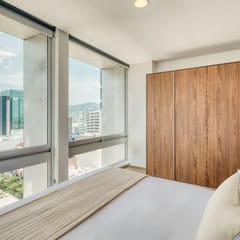Barrio Antiguo Gem: Rooftop, Gym & City Views!