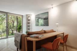 Modern Loft with Balcony & View of Parque Mexico - Image 2