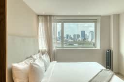 City Living in Chic XL Studio - Image 3