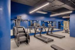 Downtown Studio in Brand New Building - Image 5