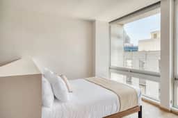 Barrio Antiguo Gem: Rooftop, Gym & City Views! - Image 2
