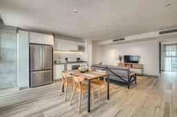 Midtown Two-Bedroom on 25th Floor w/ Amazing View - Image 4
