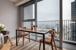 Deluxe Studio Loft with Balcony near Midtown Mall - Image 2