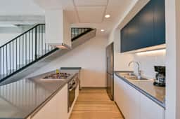 Corporate Three-Bedroom Duplex in Luxury Tower - Image 2