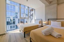 Corporate Three-Bedroom Duplex in Luxury Tower - Image 4