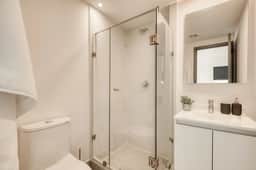 Providencia Spacious Two-Bedroom in Modern Tower - Image 4