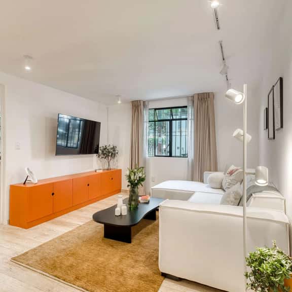 Spacious Ground Floor 2Bed Apartment in Condesa - Image 1
