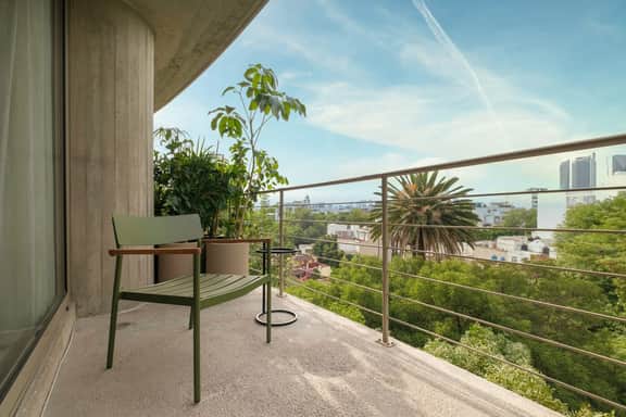 King Loft with Balcony & Parque Mexico Views - Image 3