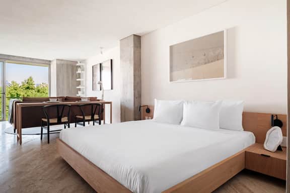 King Loft with Balcony & Parque Mexico Views - Image 2
