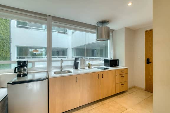 Nido Modern King Studio in Central Roma Norte - Image 3
