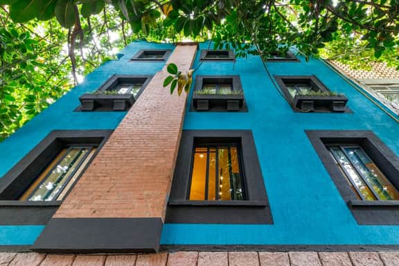 Newly Renovated 2Bdrm with Private Rooftop Terrace - Image 5