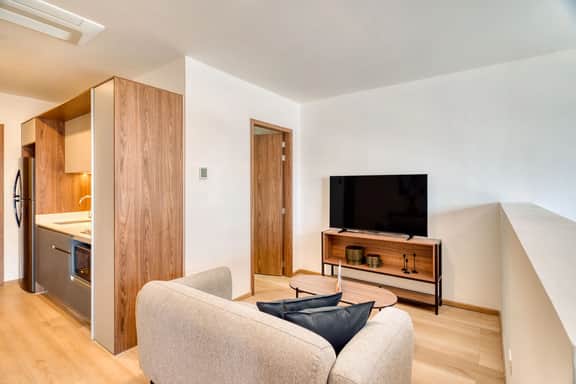 Downtown Studio in Brand New Building - Image 4