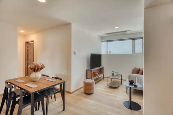 Barrio Antiguo 2Bed / 2Bath with Amenities - Image 2