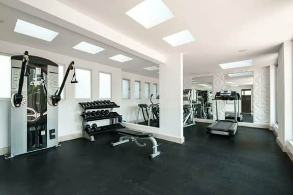 Studio Loft in the Heart of Polanco w/ Gym & Terrace - Image 5
