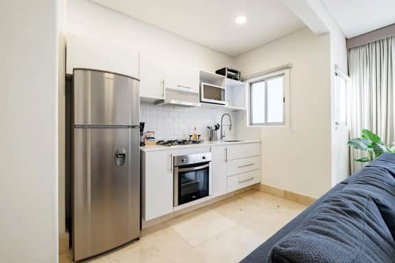 Deluxe 2-Bed Apartment in Polanco w/ Gym & Terrace - Image 4