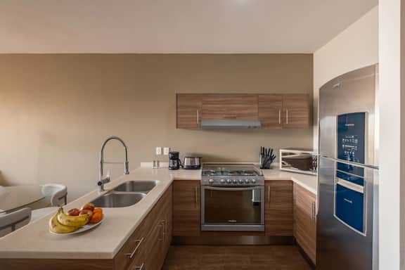 Upscale 1BR Oasis: A/C, Pool & In-Unit Laundry - Image 3