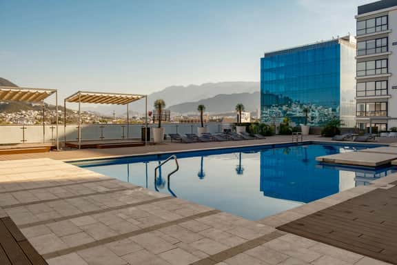 Upscale 1BR Oasis: A/C, Pool & In-Unit Laundry - Image 4