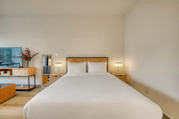 Providencia Deluxe Studio in Brand-New Tower - Image 2