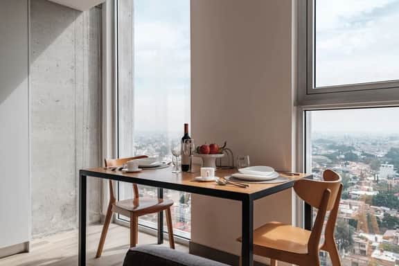 Stylish Studio on High Floor with Pool, Gym & More - Image 3