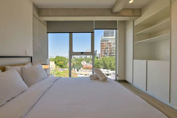 Corporate Three-Bedroom Duplex in Luxury Tower - Image 3
