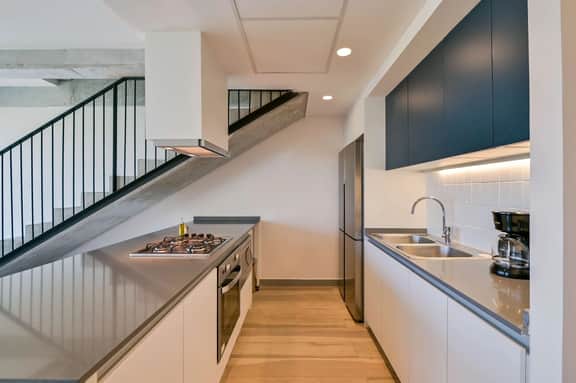 Corporate Three-Bedroom Duplex in Luxury Tower - Image 2