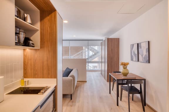 Downtown Studio in Brand New Building - Image 1
