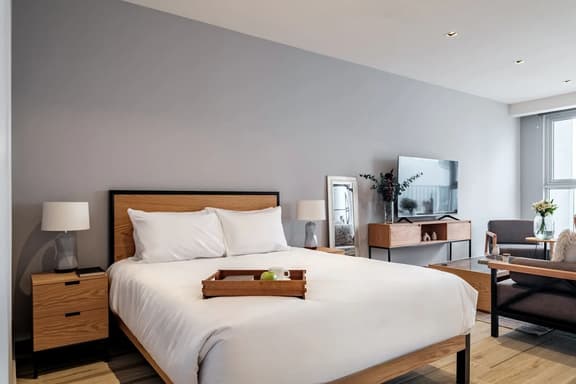 Deluxe Studio Loft with Balcony near Midtown Mall - Image 1