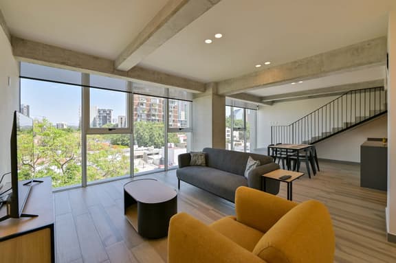 Corporate Three-Bedroom Duplex in Luxury Tower - Image 1
